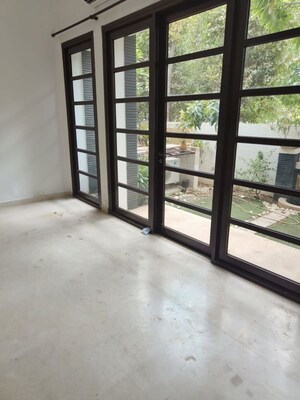 Room in 3 BHK Apartment at Vipul Tatvam Villas, Sector 48 – for Rent
