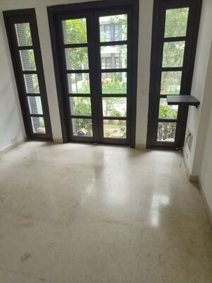Room in 3 BHK Apartment at Vipul Tatvam Villas, Sector 48 – for Rent
