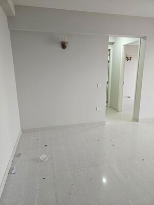 Room in 2 BHK Apartment at Eldeco Live By The Greens, Sector 150 – for Rent