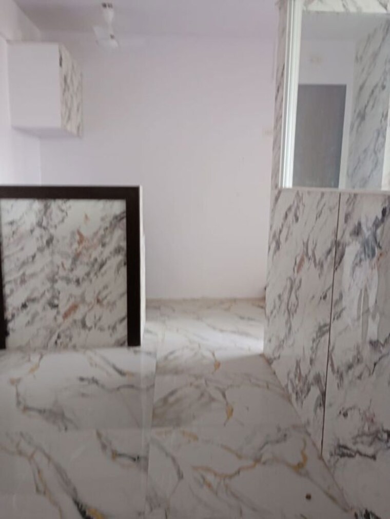 Room, arenja-corner Commercial Office Space 600 Sq.Ft. In Vashi Sector 17 Navi Mumbai 10365031