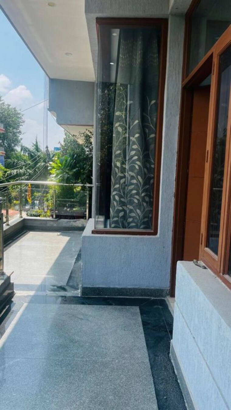 Balcony, sector 39 Pg For Boys In Sector 39 10365105