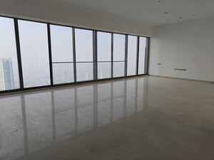 Room in 5 BHK Apartment at Rustomjee Crown, Prabhadevi – for Sale