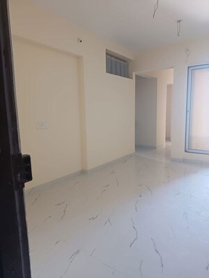 Room in 1 BHK Apartment at Safa Complex, Shilphata – for Rent
