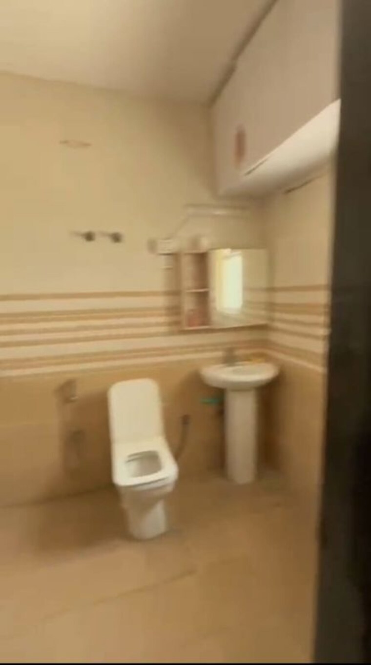 Bathroom, ashoka-ncr-green-extension 4 Bedroom 2500 Sq.Ft. Villa In Sector 1 Greater Noida Greater Noida 10331822
