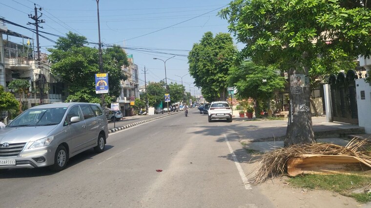  Parking, indira nagar Commercial Office Space 1450 Sq.Ft. In Indira Nagar Lucknow 10365137