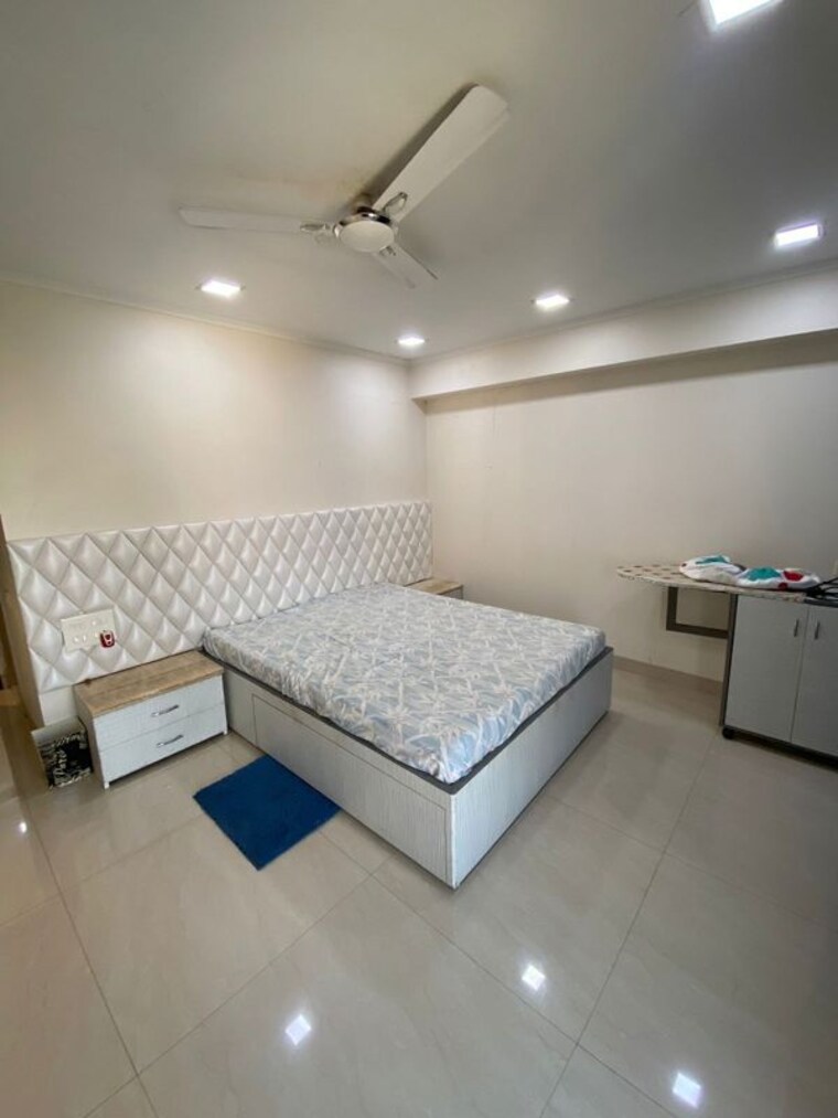Bedroom, bandra west 1 Bedroom 500 Sq.Ft. Apartment In Bandra West Mumbai 10365151
