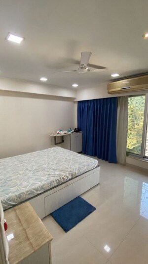 Bedroom in 1 BHK Apartment at Bandra West – for Rent