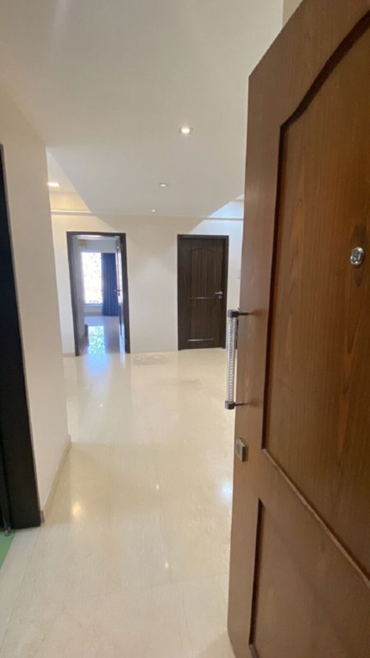 Room, bandra west 1 Bedroom 500 Sq.Ft. Apartment In Bandra West Mumbai 10365151