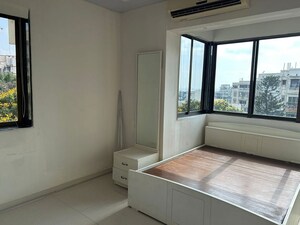 Bedroom in 1.5 BHK Apartment at Bandra West – for Rent