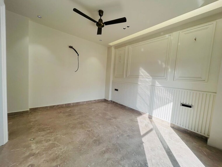 Room, sushant lok i 3 Bedroom 215 Sq.Yd. Builder Floor In Sushant Lok I Gurgaon 10330083