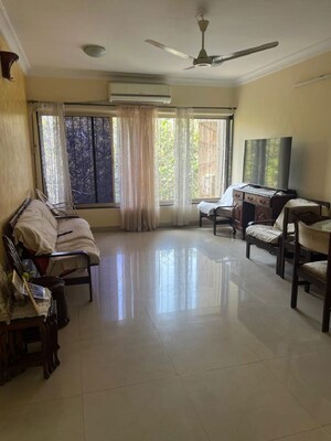 Living Room in 2 BHK Apartment at Pali Hill – for Rent