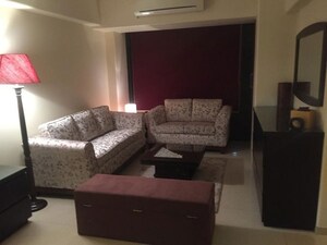 2 BHK Apartment For Rent in Khar West