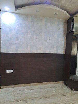 Room in 3 BHK Builder Floor at Rajouri Garden – for Rent