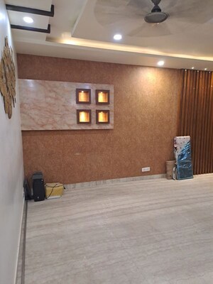 Room in 3 BHK Builder Floor at Rajouri Garden – for Rent