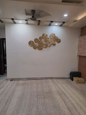 Room in 3 BHK Builder Floor at Rajouri Garden – for Rent