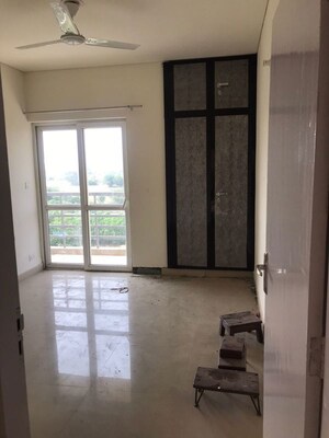 Room in 3 BHK Apartment at Bptp Park Floors ii, Sector 76 – for Sale