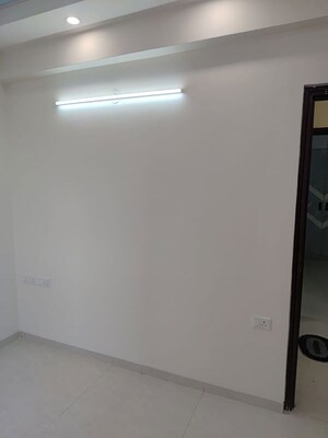 Room in 2.5 BHK Apartment at DSR RR Avenues, Yelahanka – for Rent