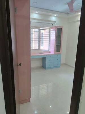 Room in 2.5 BHK Apartment at DSR RR Avenues, Yelahanka – for Rent