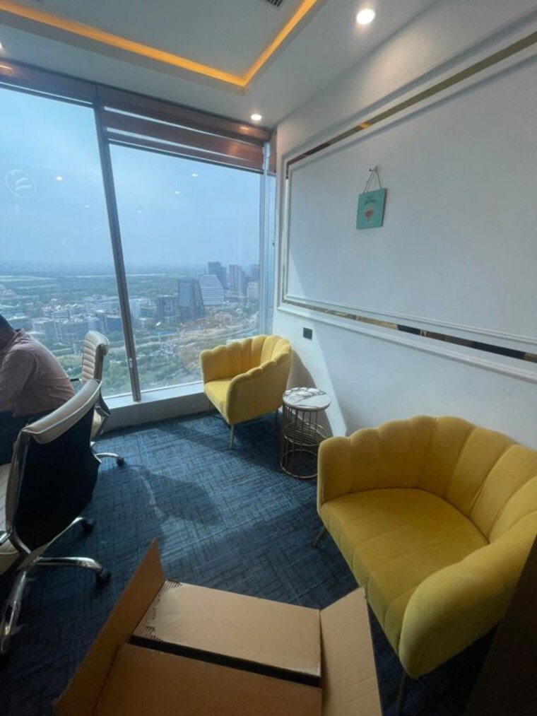 Living Room, sector 18 Commercial Office Space 543 Sq.Ft. In Sector 18 Noida 10365396