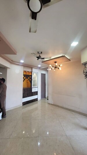 Room in 2 BHK Apartment at Bharat Ecovistas, Shilphata – for Rent