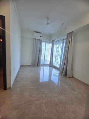 Room in 4 BHK Apartment at Raheja Imperia, Worli – for Sale