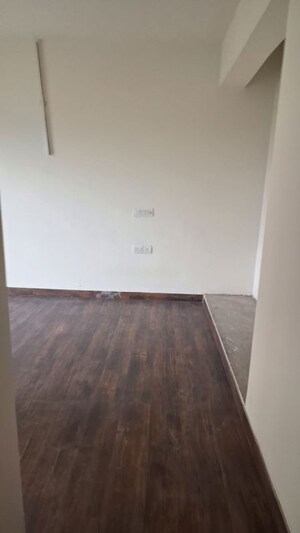 Room in 2 BHK Apartment at ACE Golf Shire, Sector 150 – for Rent