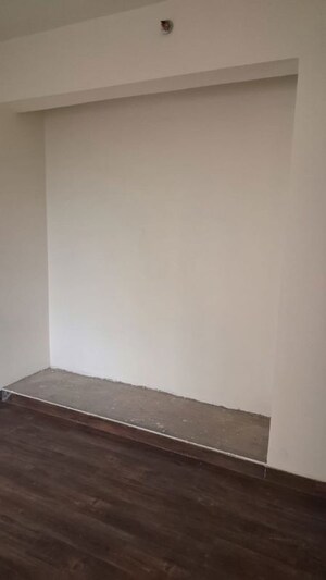 Room in 2 BHK Apartment at ACE Golf Shire, Sector 150 – for Rent