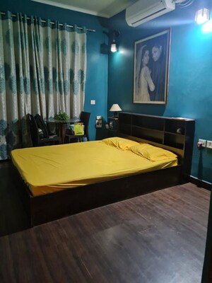 Master Bedroom in 4 BHK Builder Floor at Orchid Island, Sector 51 – for Sale