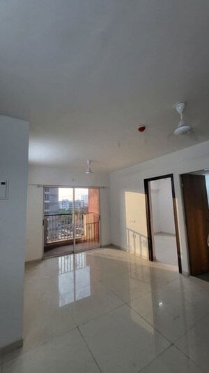 Room in 2 BHK Apartment at Lodha Casa Belvedere, Dombivli East – for Rent