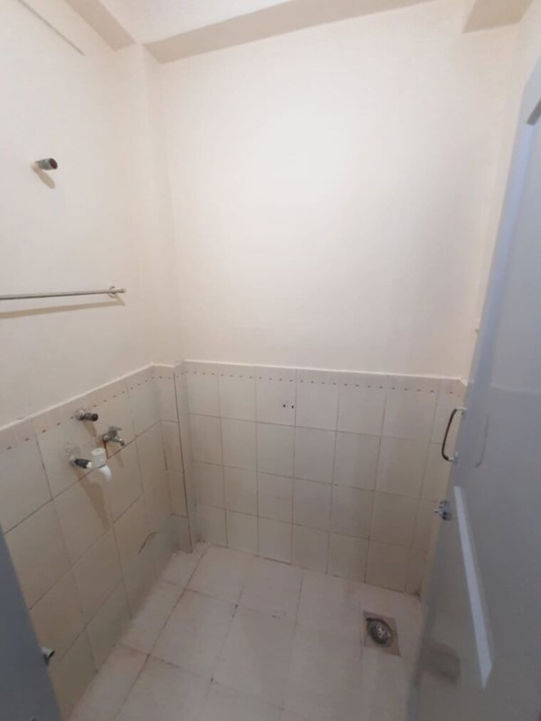 Bathroom, mhada-pratiksha-nagar-sion 1 Bedroom 458 Sq.Ft. Apartment In Sion Mumbai 10365493