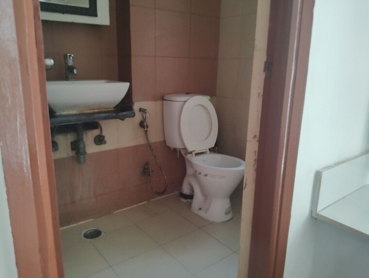Bathroom, mahagun-my-woods 3 Bedroom 1235 Sq.Ft. Apartment In Sector 16c Greater Noida Greater Noida 10365496