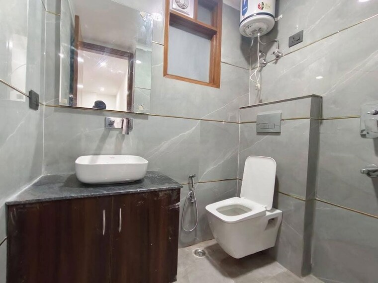 Bathroom, saket 3 Bedroom 1600 Sq.Ft. Apartment In Saket Delhi 10365522