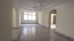 Room in 3 BHK Apartment at Jubilee Hills – for Rent