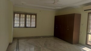Room in 3 BHK Apartment at Jubilee Hills – for Rent