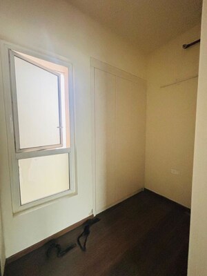 Room in 3 BHK Apartment at Kalpataru Vista, Sector 128 – for Rent
