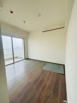 Room in 3 BHK Apartment at Kalpataru Vista, Sector 128 – for Rent