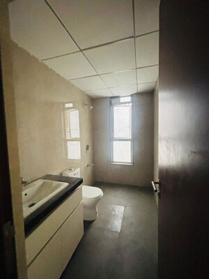 Room in 3 BHK Apartment at Kalpataru Vista, Sector 128 – for Rent