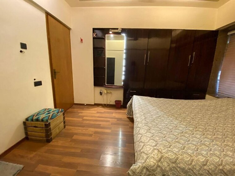 Room, bandra west 2 Bedroom 700 Sq.Ft. Apartment In Bandra West Mumbai 10365325