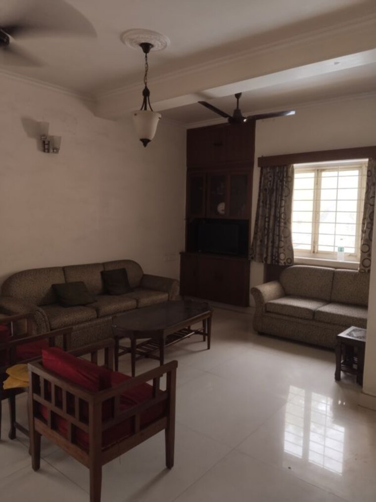 Living Room, sarita vihar 3.5 Bedroom 2000 Sq.Ft. Builder Floor In Sarita Vihar Delhi 10365563