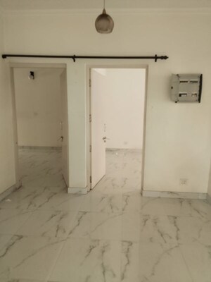 Room in 3 BHK Builder Floor at Sarita Vihar – for Rent