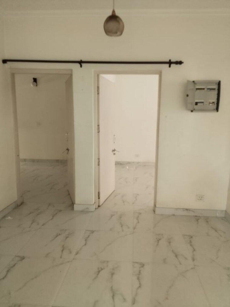 Room, sarita vihar 3 Bedroom 1800 Sq.Ft. Builder Floor In Sarita Vihar Delhi 10338805