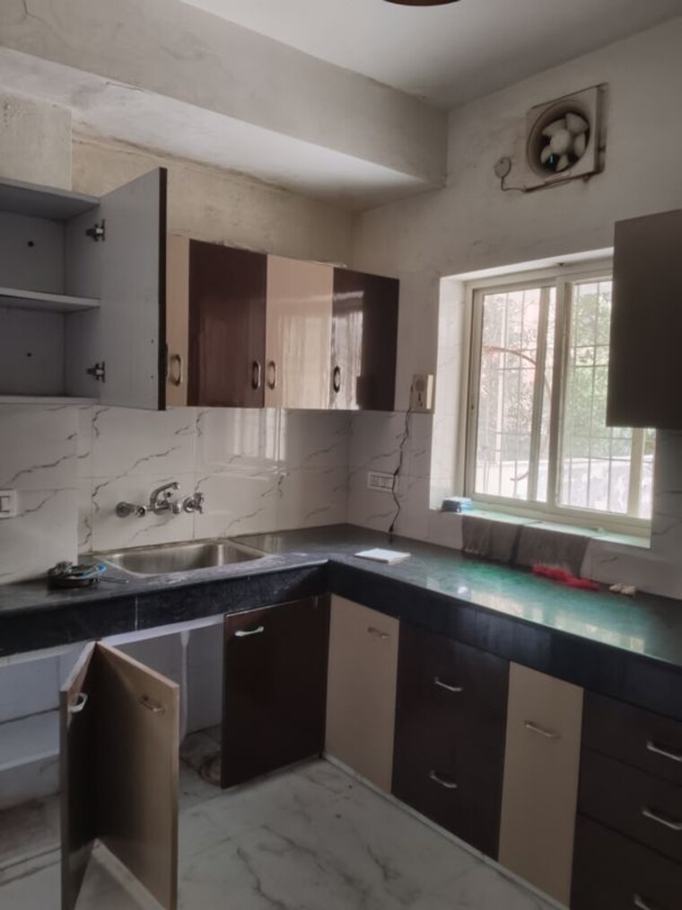 Kitchen, sarita vihar 3 Bedroom 1800 Sq.Ft. Builder Floor In Sarita Vihar Delhi 10338805