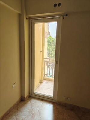 Room in 3 BHK Apartment at Arocon Rainbow, Mahurali – for Rent