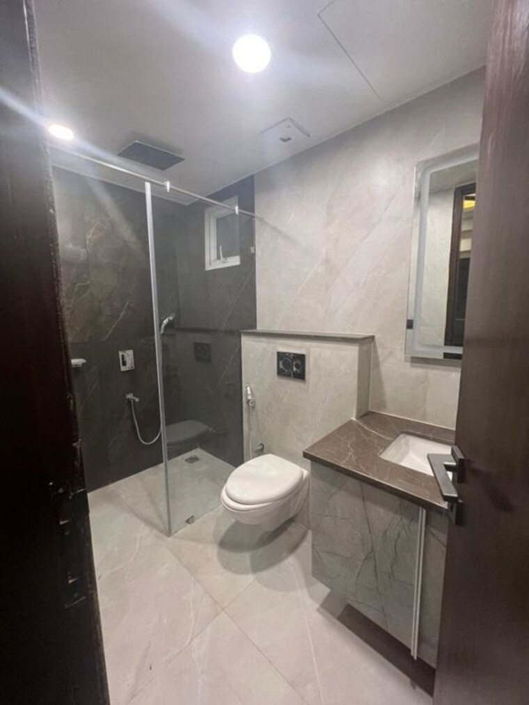 Bathroom, sushant lok i 4 Bedroom 367 Sq.Yd. Builder Floor In Sushant Lok I Gurgaon 10365569