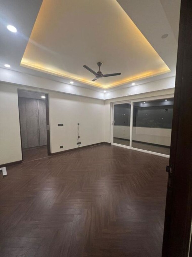 Room, sushant lok i 4 Bedroom 367 Sq.Yd. Builder Floor In Sushant Lok I Gurgaon 10365569
