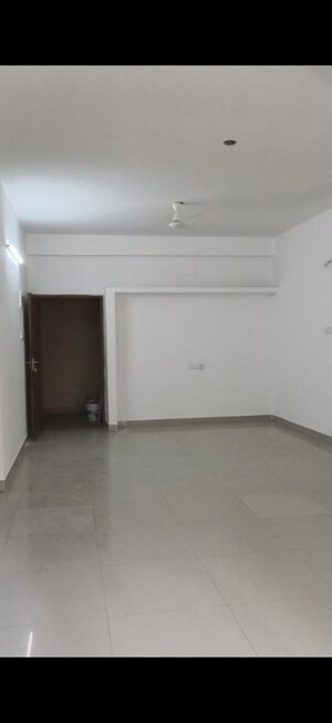 Room in 3 BHK Apartment at Deepicas Residency, Cv Raman Nagar – for Rent