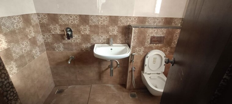 Bathroom, visalakshi-prakruthi 3 Bedroom 1400 Sq.Ft. Apartment In Thanisandra Main Road Bangalore 10365614
