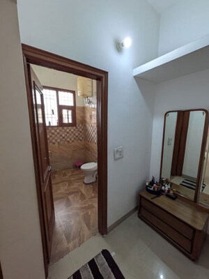 Washroom in 1 BHK Apartment at Sector 15 – for Rent