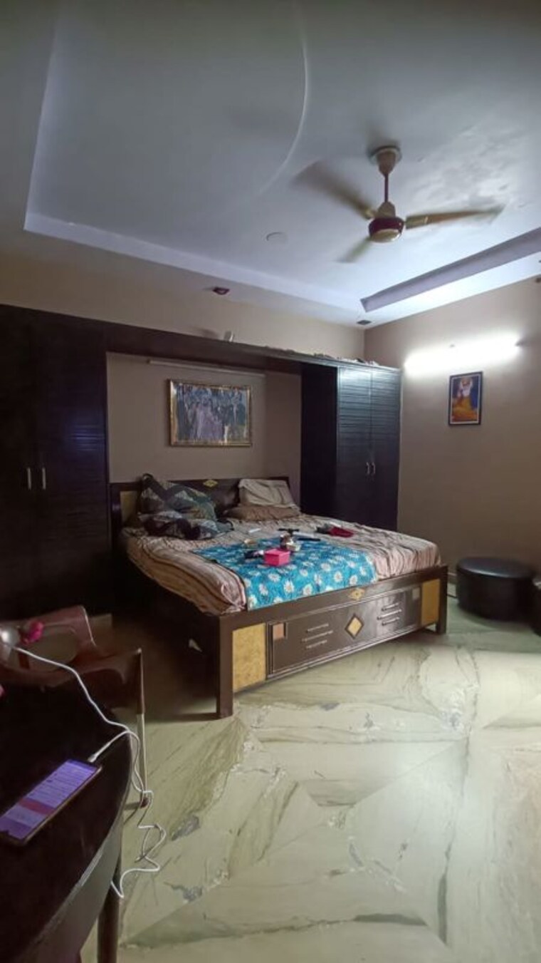 Bedroom, hakikat nagar 3 Bedroom 123 Sq.Yd. Builder Floor In Hakikat Nagar Delhi 10365633