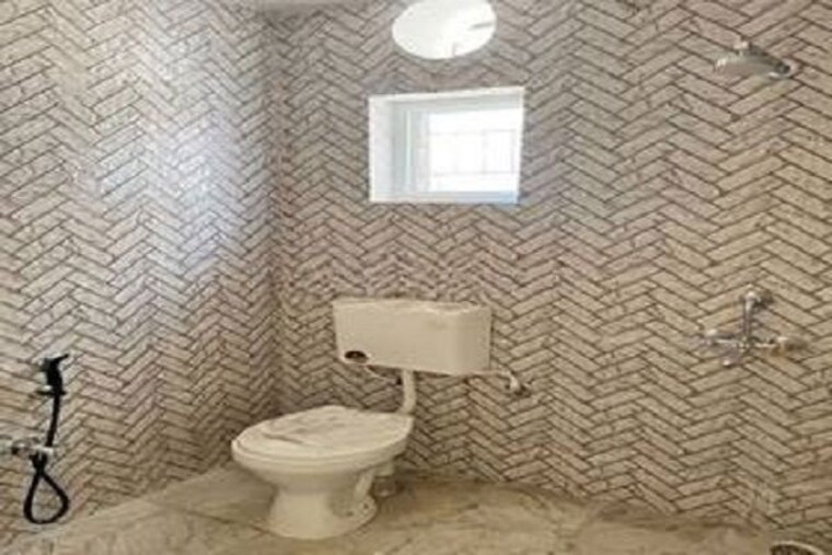 Bathroom, sealdah 1 Bedroom 418 Sq.Ft. Apartment In Sealdah Kolkata 4137185